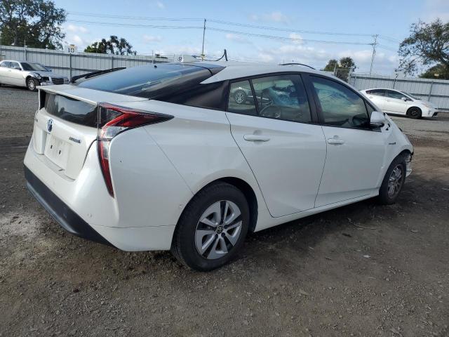 JTDKBRFU0J3064802 - 2018 TOYOTA PRIUS WHITE photo 3