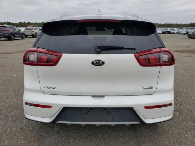 KNDCB3LC8J5204631 - 2018 KIA NIRO FE WHITE photo 6