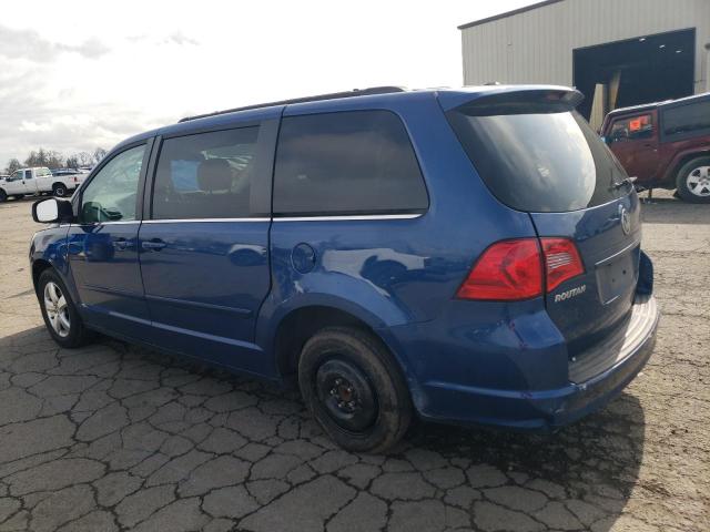 2V4RW3DG7BR766689 - 2011 VOLKSWAGEN ROUTAN SE BLUE photo 2