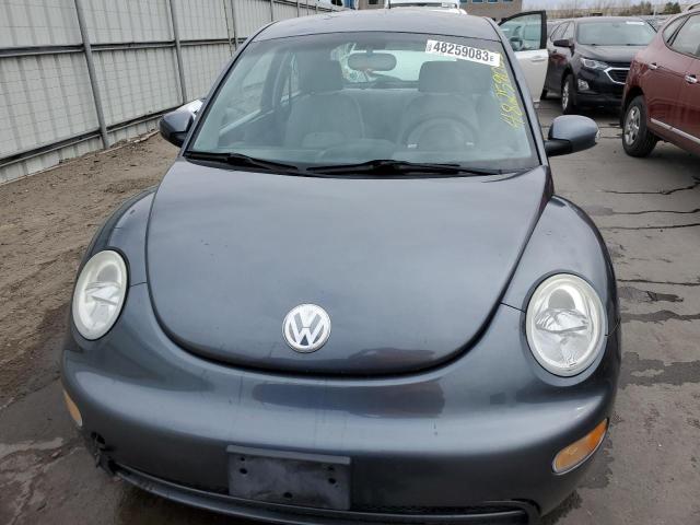 3VWBK31C24M404740 - 2004 VOLKSWAGEN NEW BEETLE GL 石墨色 照片 5