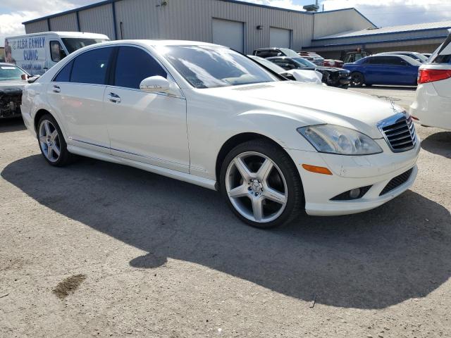 WDDNG71X09A271918 - 2009 MERCEDES-BENZ S 550 WHITE photo 4