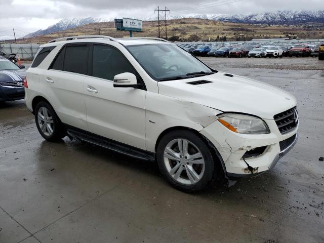 4JGDA5HB3CA050189 - 2012 MERCEDES-BENZ ML 350 4MATIC WHITE photo 4