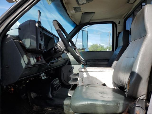 1GDM7H1C71J511653 - 2001 GMC C-SERIES C7H042 WHITE photo 7