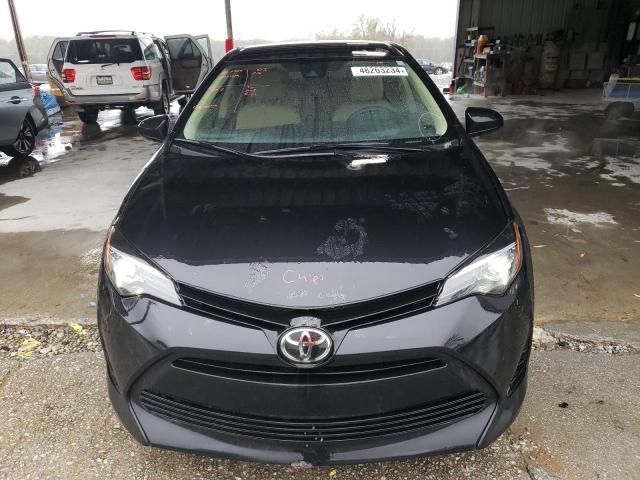 5YFBURHE9JP771663 - 2018 TOYOTA COROLLA L BLACK photo 5