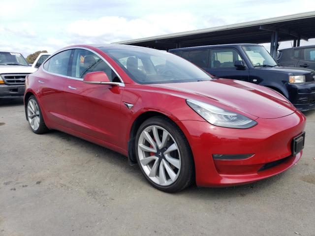 5YJ3E1EB4JF091677 - 2018 TESLA MODEL 3 RED photo 4