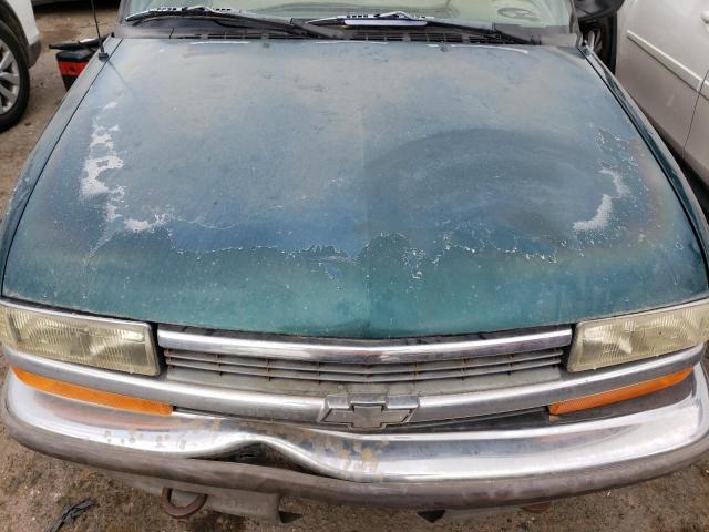 1GNDT13W0W2218524 - 1998 CHEVROLET BLAZER GREEN photo 12