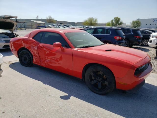 2B3CJ4DV1AH113977 - 2010 DODGE CHALLENGER SE RED photo 4