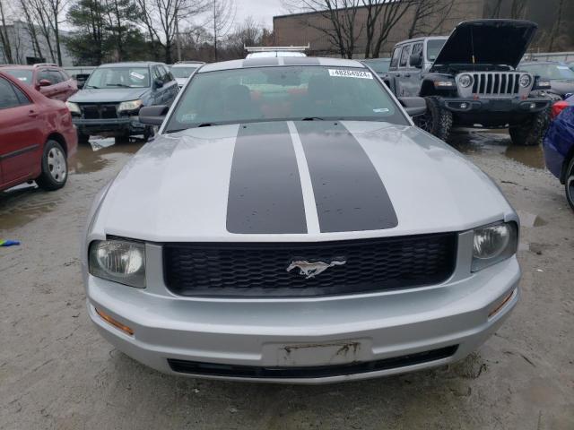 1ZVFT80N075364537 - 2007 FORD MUSTANG SILVER photo 5
