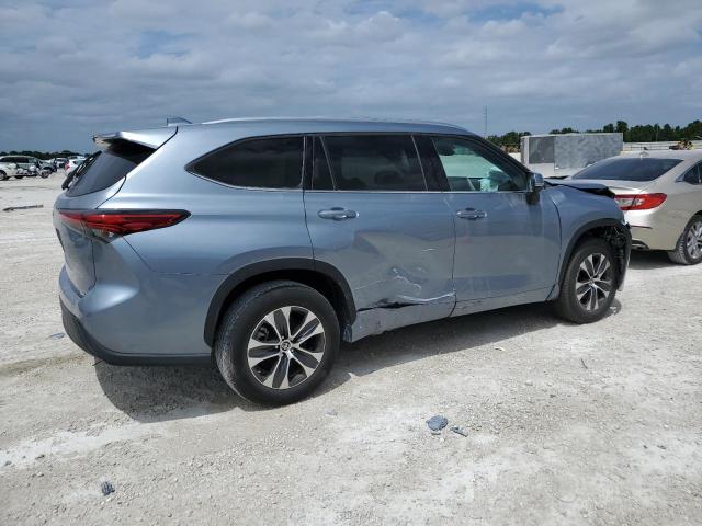 5TDGZRAH7MS043329 - 2021 TOYOTA HIGHLANDER XLE BLUE photo 3