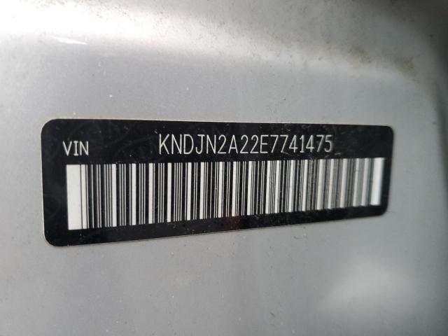 KNDJN2A22E7741475 - 2014 KIA SOUL SILVER photo 13