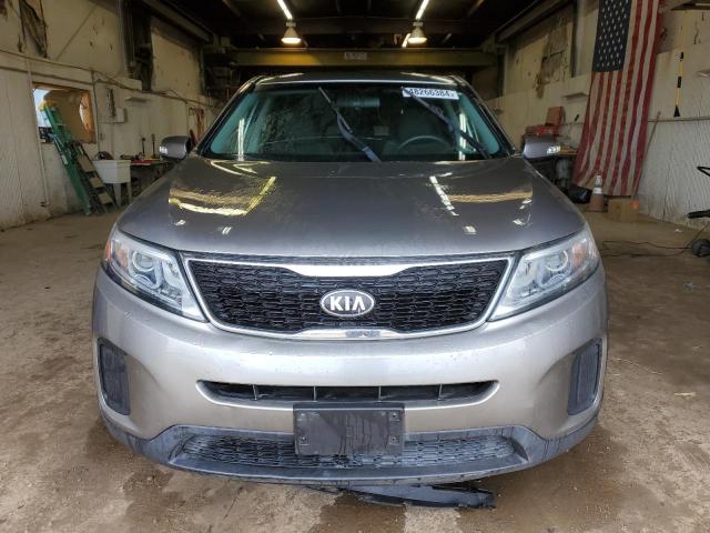 5XYKT4A60EG426430 - 2014 KIA SORENTO LX GRAY photo 5