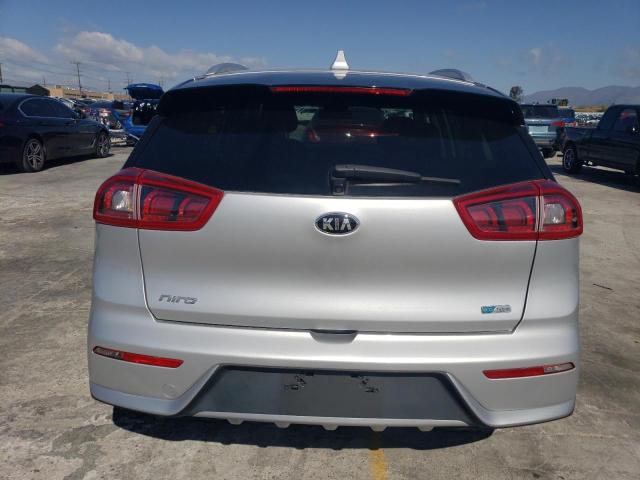 KNDCB3LC8J5207495 - 2018 KIA NIRO FE SILVER photo 6