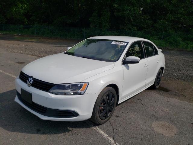 3VWD07AJ6EM274807 - 2014 VOLKSWAGEN JETTA SE WHITE photo 2