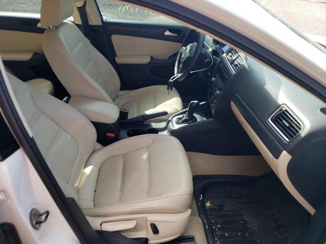 3VWD07AJ6EM274807 - 2014 VOLKSWAGEN JETTA SE WHITE photo 5
