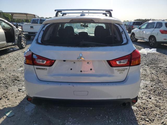 JA4AP3AW3HZ042362 - 2017 MITSUBISHI OUTLANDER ES WHITE photo 6