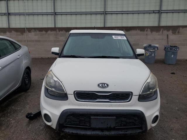 KNDJT2A54C7477785 - 2012 KIA SOUL WHITE photo 5