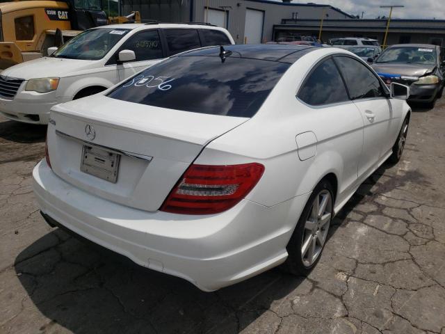 WDDGJ4HB7DF948056 - 2013 MERCEDES-BENZ C 250 WHITE photo 4