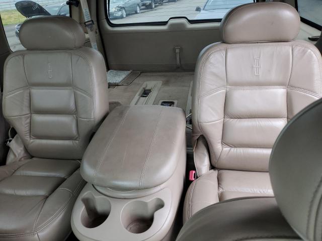5LMFU28R42LJ12212 - 2002 LINCOLN NAVIGATOR ბეჟი ფოტო 10