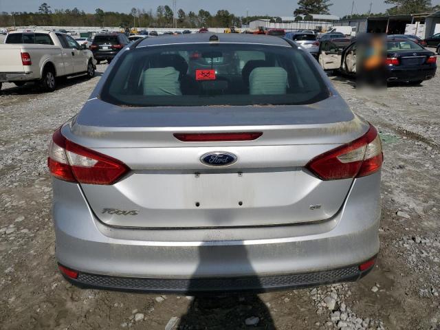 1FAHP3F24CL344075 - 2012 FORD FOCUS SE SILVER photo 6