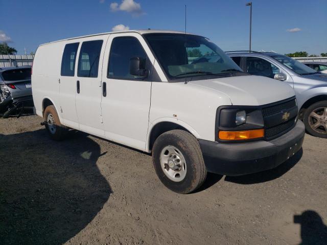 1GCWGFCB8D1902370 - 2013 CHEVROLET EXPRESS G2 WHITE photo 4