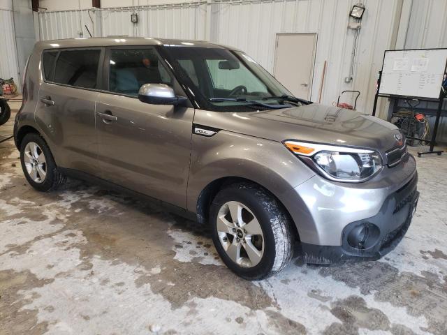 KNDJN2A29J7615320 - 2018 KIA SOUL GRAY photo 4