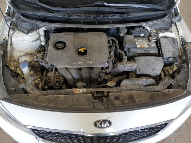 3KPFK4A7XHE073841 - 2017 KIA FORTE LX WHITE photo 11