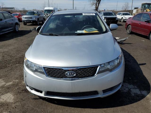 KNAFT5A22D5675210 - 2013 KIA FORTE LX SILVER photo 5