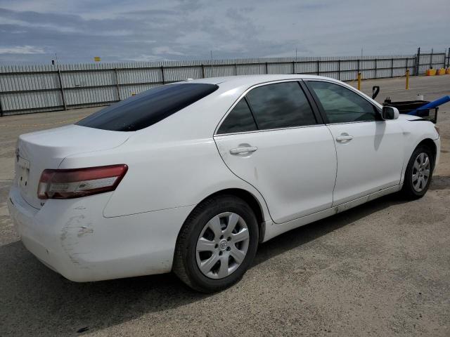 4T1BF3EK2BU587814 - 2011 TOYOTA CAMRY BASE WHITE photo 3