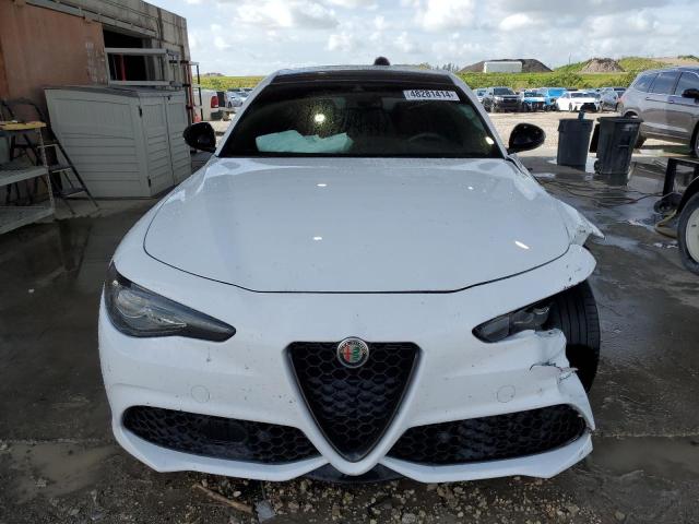 ZARFAMBN4N7657413 - 2022 ALFA ROMEO GIULIA SUPER WHITE photo 5