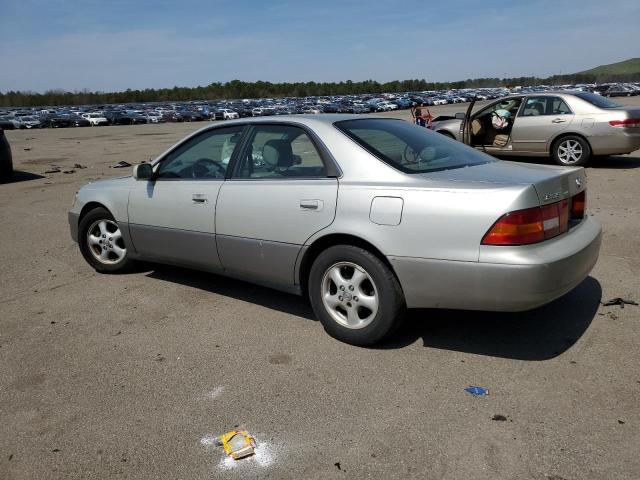 JT8BF28G3W5030950 - 1998 LEXUS ES 300 BEIGE photo 2