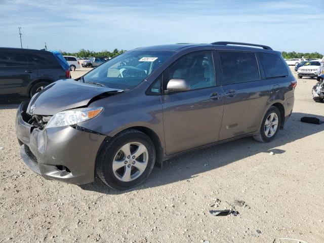 2016 TOYOTA SIENNA LE, 