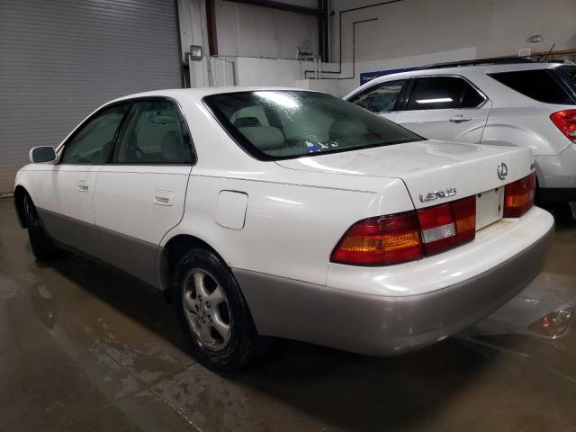 JT8BF28G1W0137413 - 1998 LEXUS ES 300 WHITE photo 2