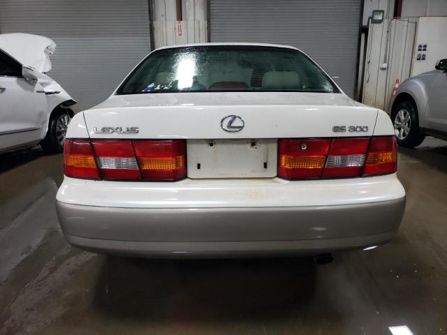 JT8BF28G1W0137413 - 1998 LEXUS ES 300 WHITE photo 6