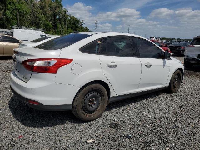 1FAHP3F27CL396672 - 2012 FORD FOCUS SE WHITE photo 3