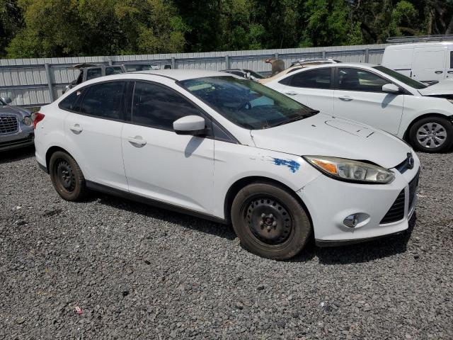 1FAHP3F27CL396672 - 2012 FORD FOCUS SE WHITE photo 4