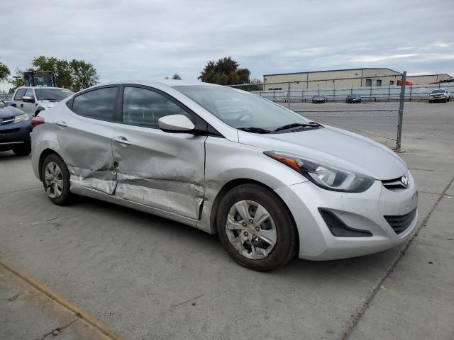 5NPDH4AE3GH707926 - 2016 HYUNDAI ELANTRA SE SILVER photo 4