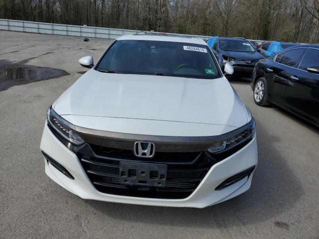 1HGCV2F34JA028344 - 2018 HONDA ACCORD SPORT WHITE photo 5