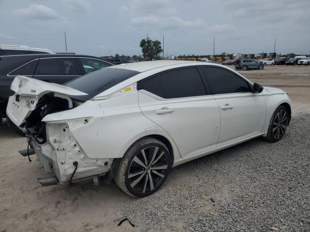 1N4BL4CV1LC211408 - 2020 NISSAN ALTIMA SR WHITE photo 3