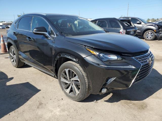 JTJYARBZ2J2085507 - 2018 LEXUS NX 300 BASE შავი ფოტო 4