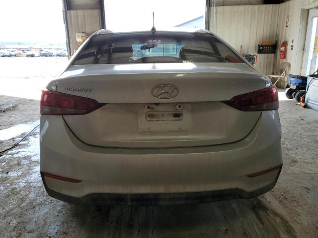 3KPC24A35JE027999 - 2018 HYUNDAI ACCENT SE SILVER photo 6