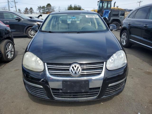 3VWRL7AJ1AM181698 - 2010 VOLKSWAGEN JETTA TDI BLACK photo 5