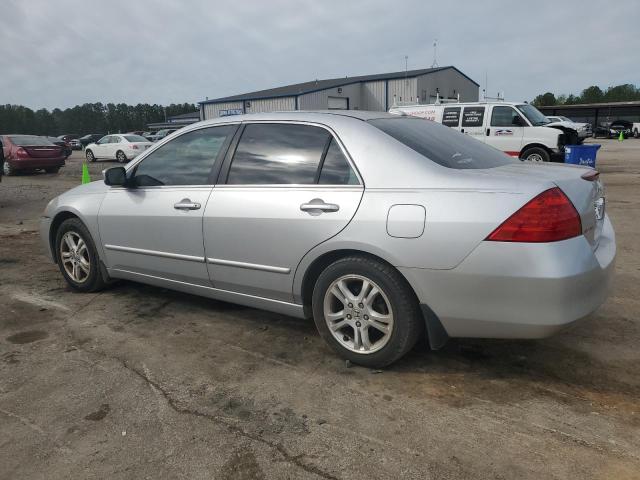 1HGCM56707A051135 - 2007 HONDA ACCORD EX SILVER photo 2