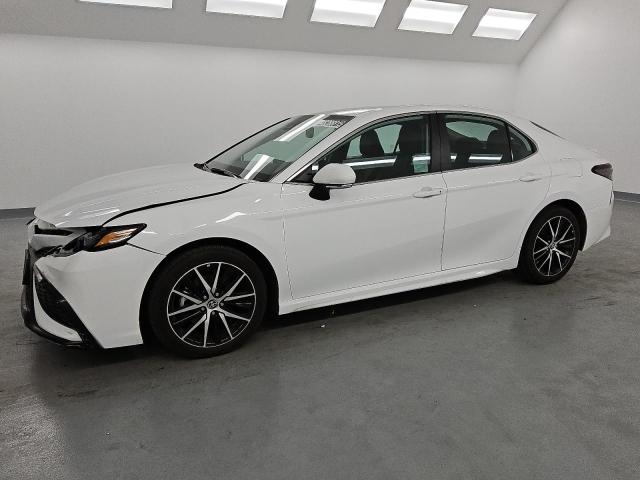 4T1T11AK7PU825385 - 2023 TOYOTA CAMRY SE NIGHT SHADE WHITE photo 1