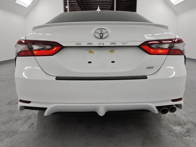 4T1T11AK7PU825385 - 2023 TOYOTA CAMRY SE NIGHT SHADE WHITE photo 6