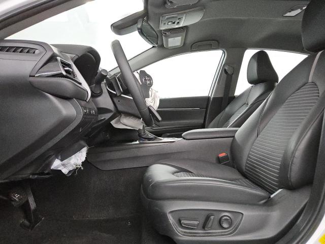 4T1T11AK7PU825385 - 2023 TOYOTA CAMRY SE NIGHT SHADE WHITE photo 7