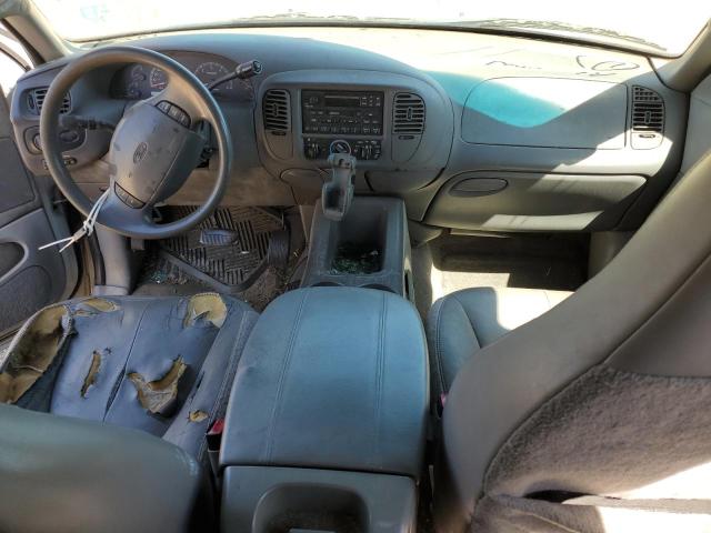 1FMRU15L3YLA03839 - 2000 FORD EXPEDITION XLT SILVER photo 8