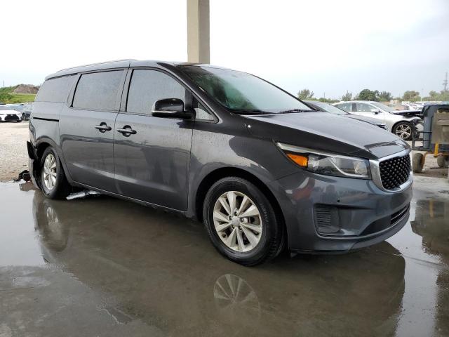 KNDMB5C19H6329110 - 2017 KIA SEDONA LX GRAY photo 4