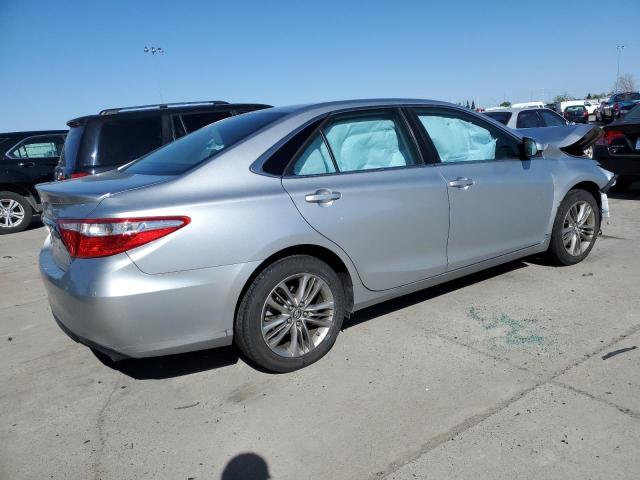 4T1BF1FK5GU577272 - 2016 TOYOTA CAMRY SE LE 银色 照片 3