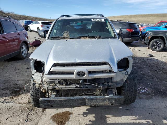 JTEBT14R848012138 - 2004 TOYOTA 4RUNNER SR5 SILVER photo 5