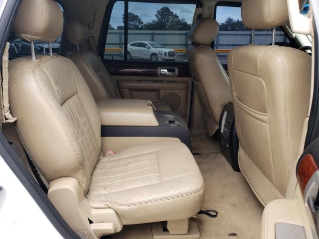 5LMFU27555LJ04932 - 2005 LINCOLN NAVIGATOR თეთრი ფოტო 11